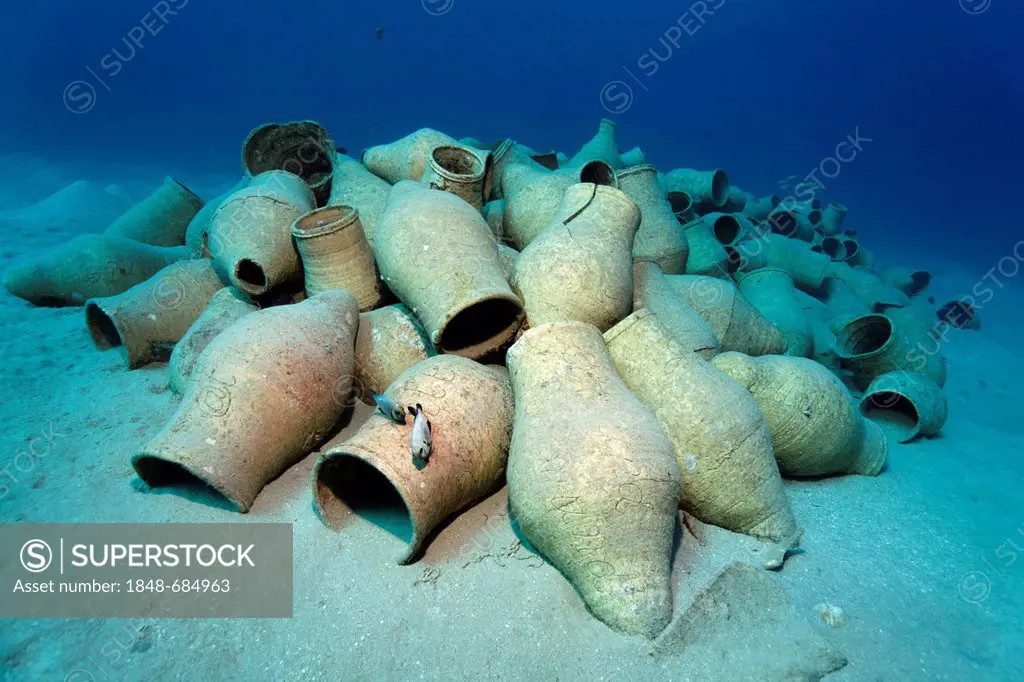 Amphoras on sandy bottom, Makadi Bay, Hurghada, Egypt, Red Sea, Africa