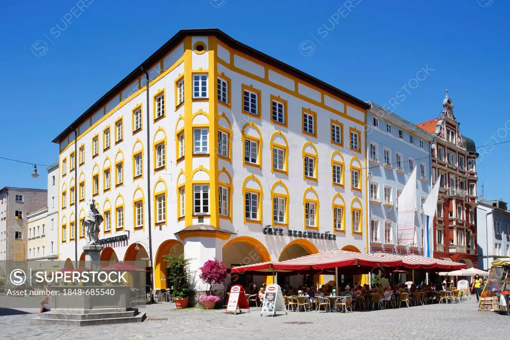 Max-Joseph-Platz square, Rosenheim, Upper Bavaria, Bavaria, Germany, Europe