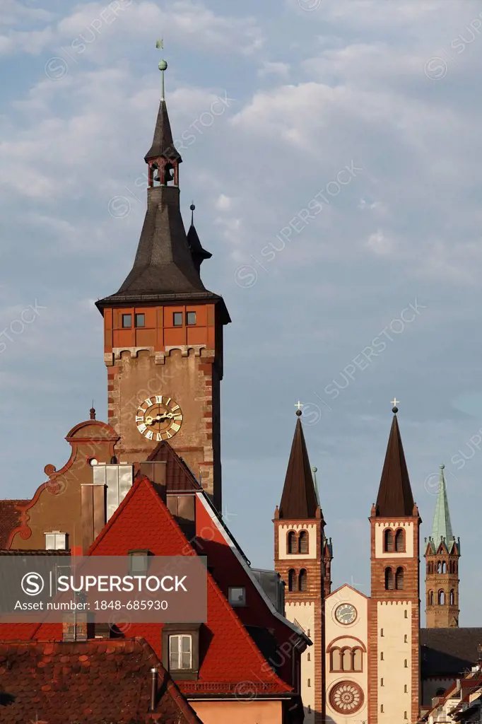 Grafeneckart town hall and Wuerzburg Cathedral, Wuerzburg, Lower Franconia, Franconia, Bavaria, Germany, Europe, PublicGround