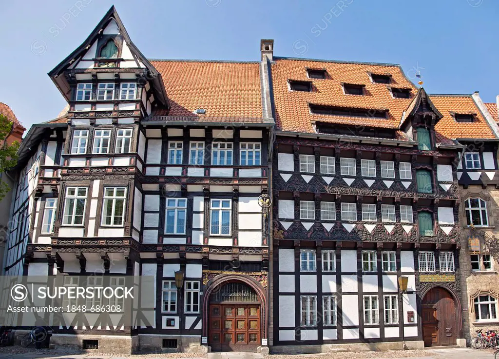 The Von Veltheimsche Haus und the Huneborstelsche Haus buildings on Burgplatz square in the old town of Braunschweig, Lower Saxony, Germany, Europe
