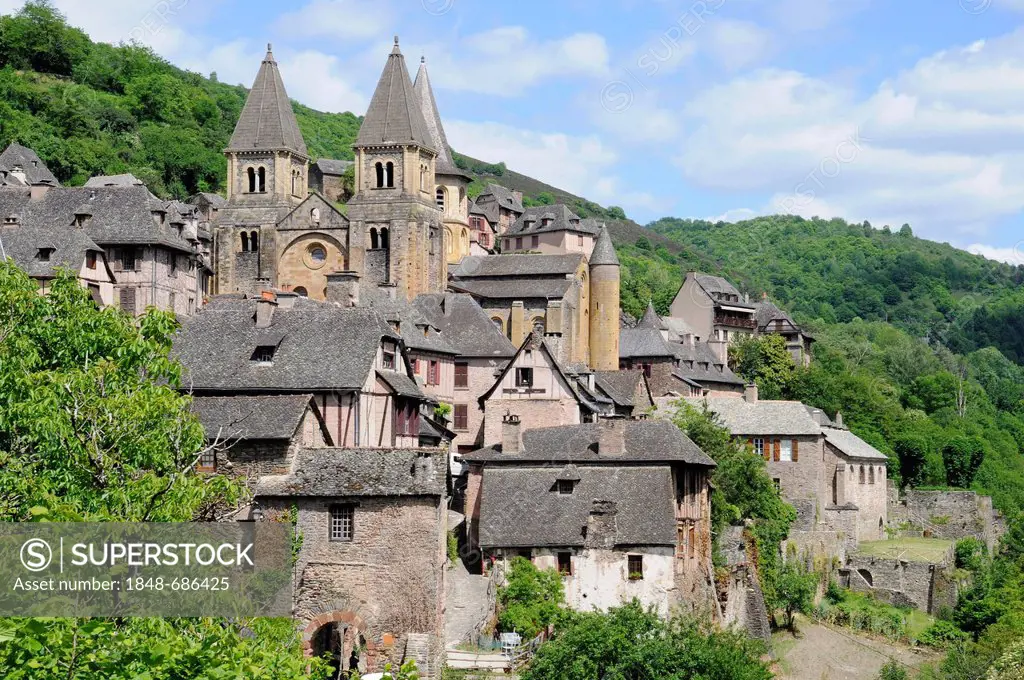 Abbataille Sainte Foy abbey church, Via Podiensis or Chemin de St-Jacques or French Way of St. James, UNESCO World Heritage Site, Conques pilgrimage s...