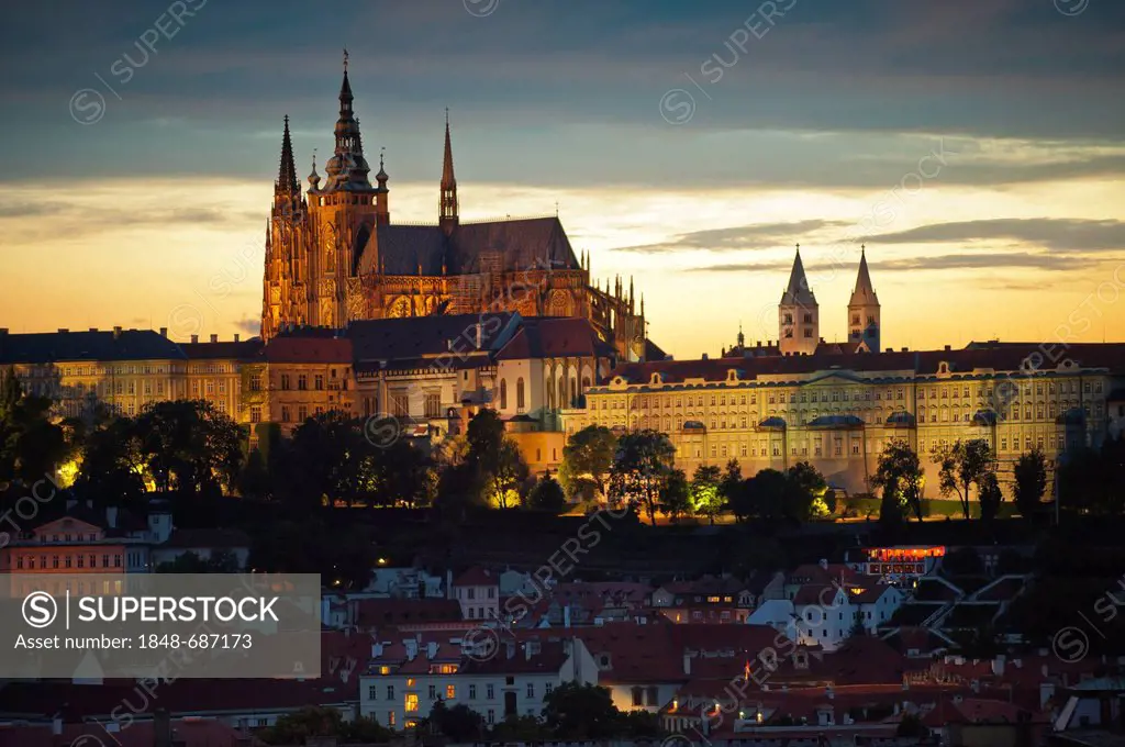 View from the Old Town Hall towards Hradcany, the Castle District, with Prague Castle and St. Vitus Cathedral, Prague, Bohemia, Czech Republic, Europe