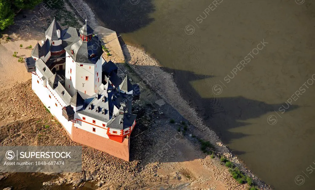 Aerial view, Altes Zollhaus building, low water, Lorch, Palatinate region, Hesse, Germany, Europe
