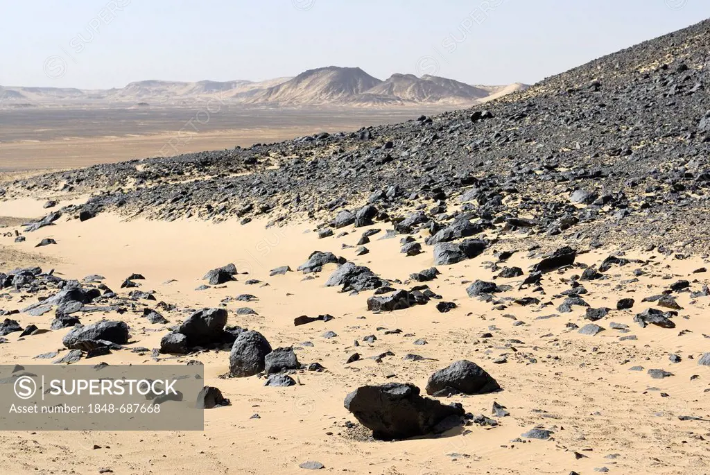 Black Desert near the Bahariya Oasis, Western Desert, Egypt, Africa