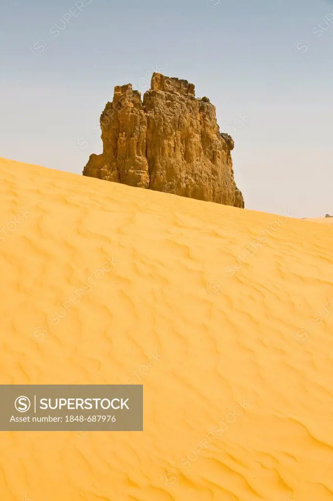 Rock in the Sahara Desert, La vache qui pleure, Algeria, Africa
