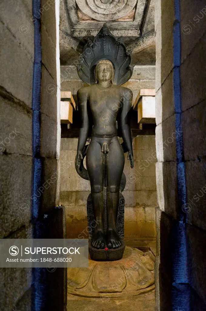 Statue of a Jain saint, Chandragiri-Hill, Sravanabelagola, Hassan district, Karnataka, South India, India, Asia