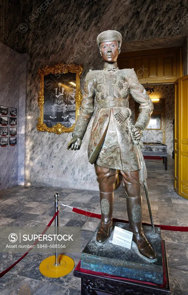 Statue of the Emperor at his grave, Emperor Lang Khai Dinh Mausoleum, Hue, UNESCO World Heritage Site, North Vietnam, Vietnam, Southeast Asia, Asia