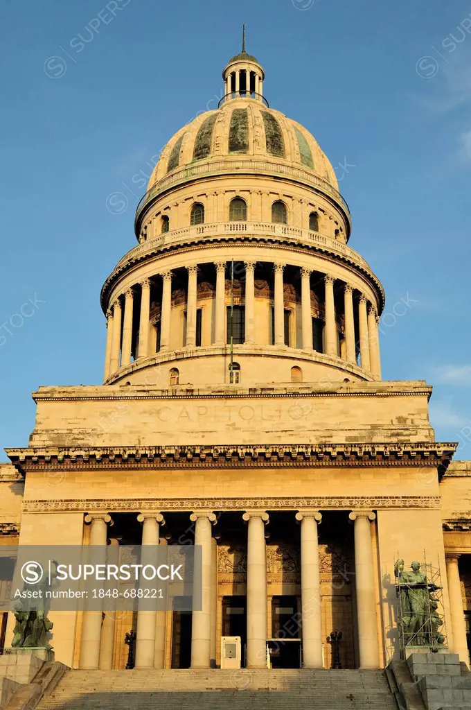 El Capitolio or National Capitol Building, home of the Cuban Academy of Sciences, at dawn, Havana, Cuba, Caribbean