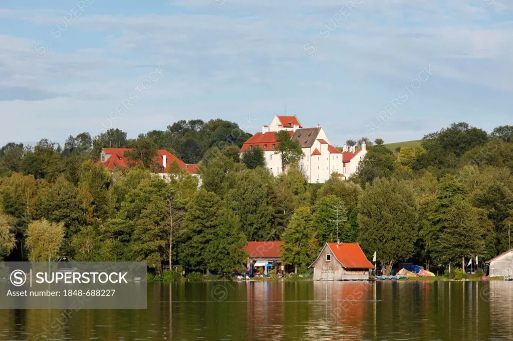 Lake Pilsensee with Schloss Seefeld castle, Fuenfseenland region, Upper Bavaria, Bavaria, Germany, Europe