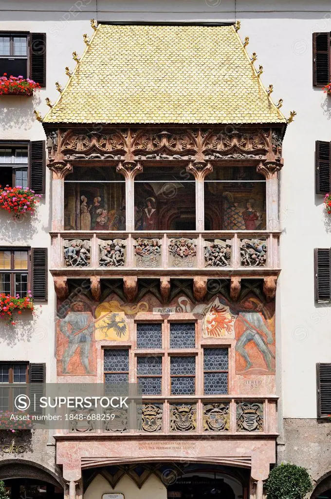 Goldenes Dachl or Golden Roof, a late Gothic alcove balcony, built in the 15th century, historic district of Innsbruck, Tyrol, Austria, Europe
