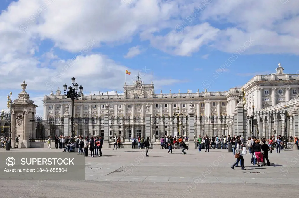 Palacio Real or Royal Palace, Plaza de la Armeria square, old town, Madrid, Spain, Southern Europe