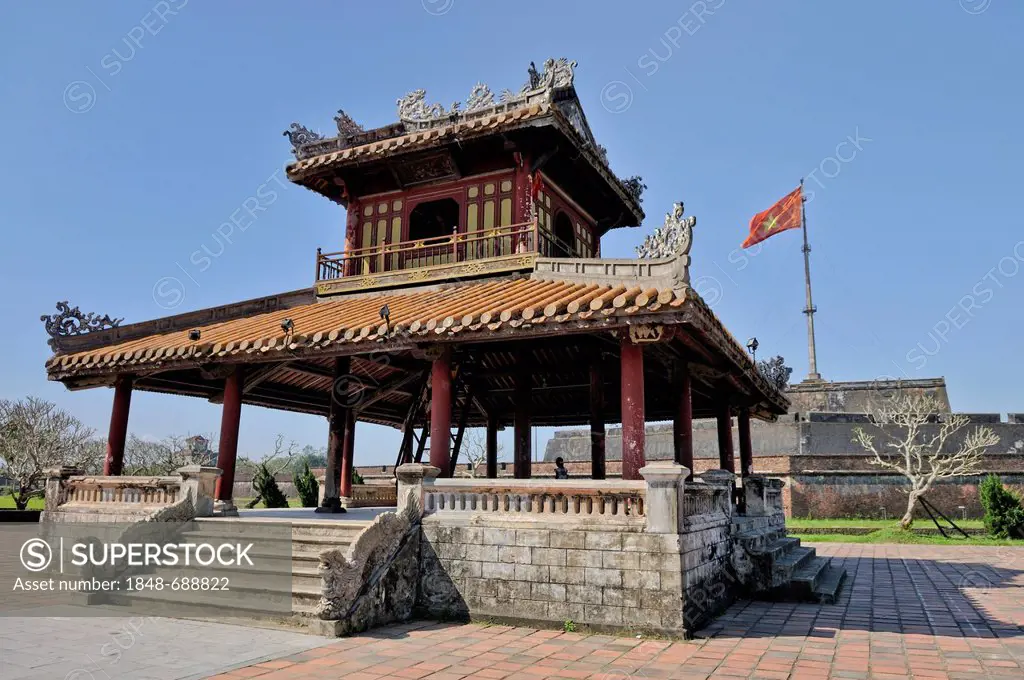 Pavilion in front of the Citadel, Hoang Thanh Imperial Palace, Forbidden City, Hue, UNESCO World Heritage Site, Vietnam, Asia