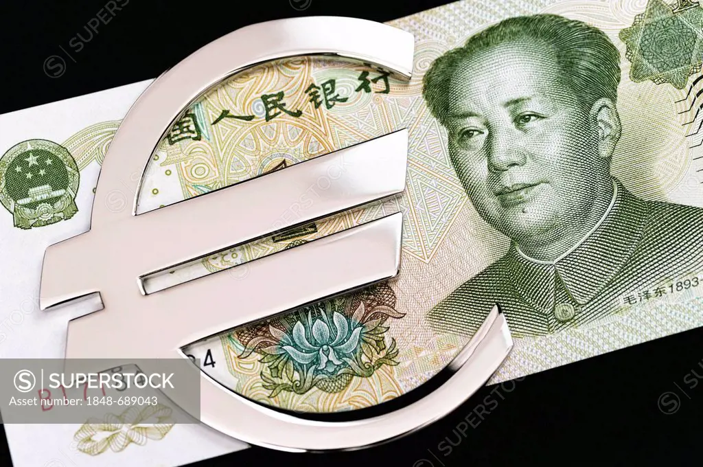 Chinese yuan and a euro sign, symbolic image, China offered help for the euro