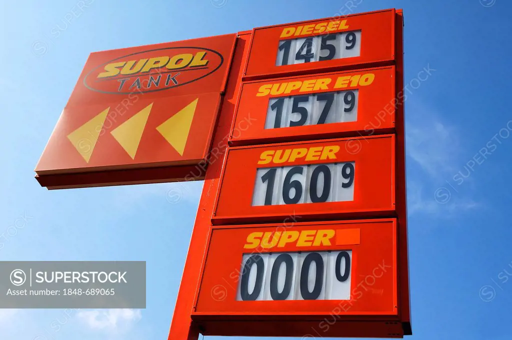 Price board with petrol prices at an independent petrol station, Erlangen, Middle Franconia, Bavaria, Germany, Europe