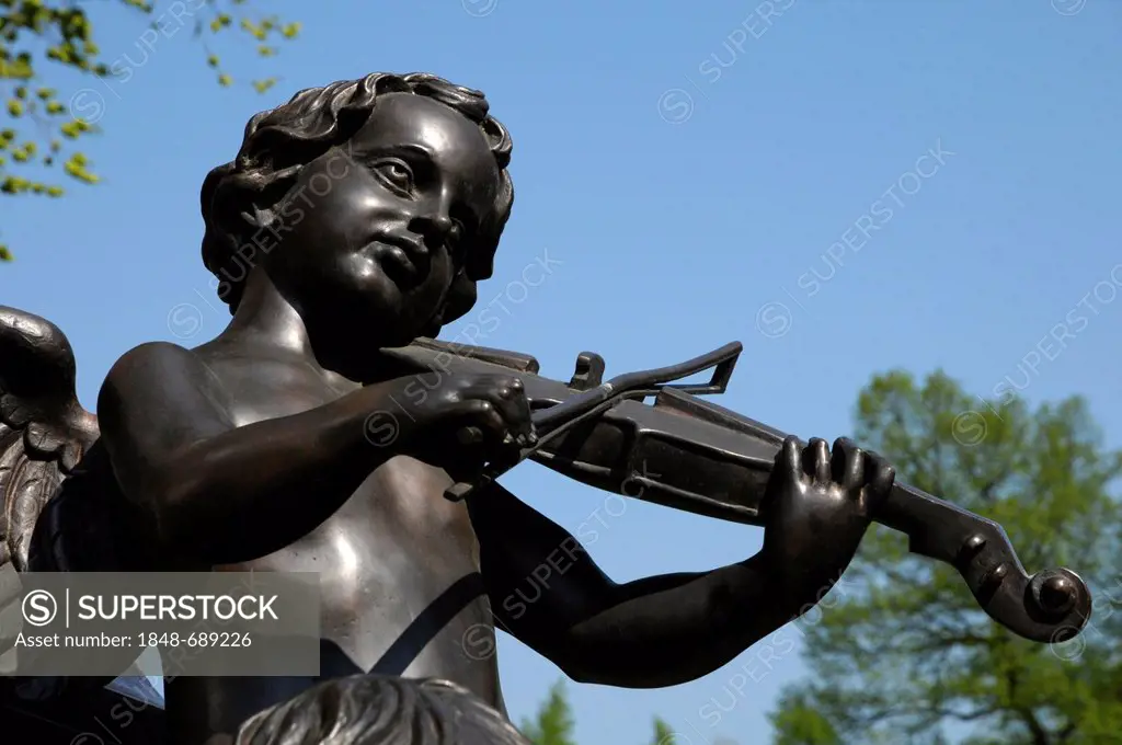 Angel playing the violin, statue on the monument to Felix Mendelssohn Bartholdy, Leipzig, Saxony, Germany, Europe