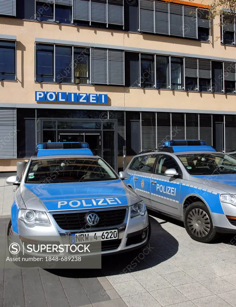 Patrol cars parked in front of a modern police station, Gelsenkirchen, North Rhine-Westphalia, Germany, Europe