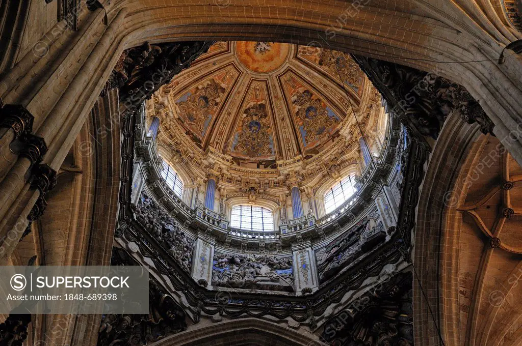 Interior of the gothic Cathedral of Salamanca, Unesco World Heritage Site, Castile and Leon, Castilia y Leon, Spain, Europe