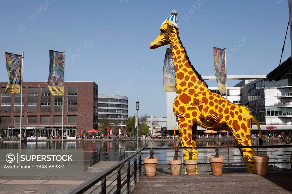 Life-size giraffe sculpture made of Lego bricks, Legoland Discovery Center, Innenhafen Duisburg harbor, Duisburg, North Rhine-Westphalia, Germany, Eur...