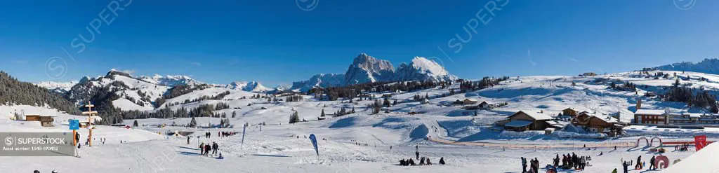 Alpe di Siusi or Mont Seuc in Ladin in winter, Compatsch, South Tyrolean Dolomites, Italy, Europe
