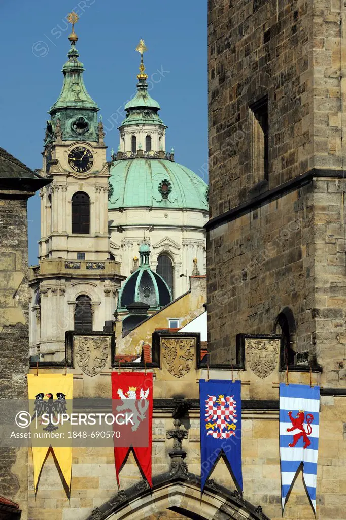 Coat of arms on the Charles Bridge, looking towards the Malá Strana district, Prague, Bohemia, Czech Republic, Czech Republic, Europe