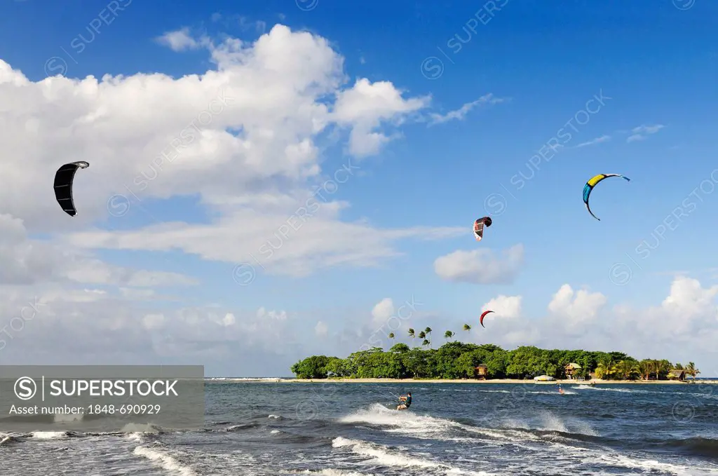 Kitesurfers, Mahina Venus Point, Tahiti, Society Islands, French Polynesia, Pacific Ocean