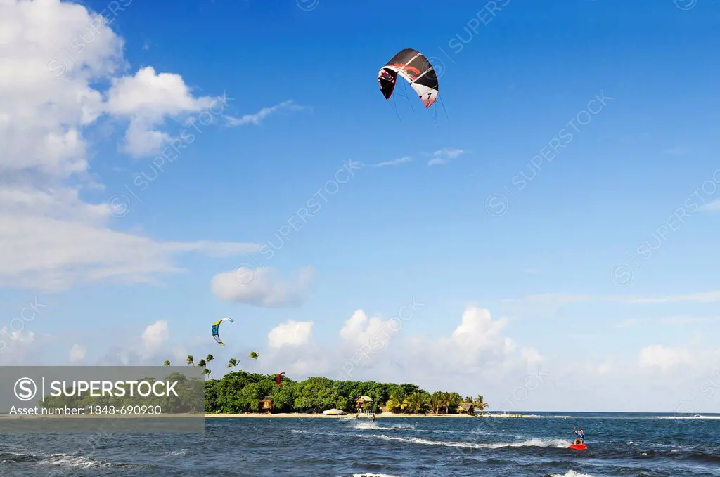 Kitesurfers, Mahina Venus Point, Tahiti, Society Islands, French Polynesia, Pacific Ocean