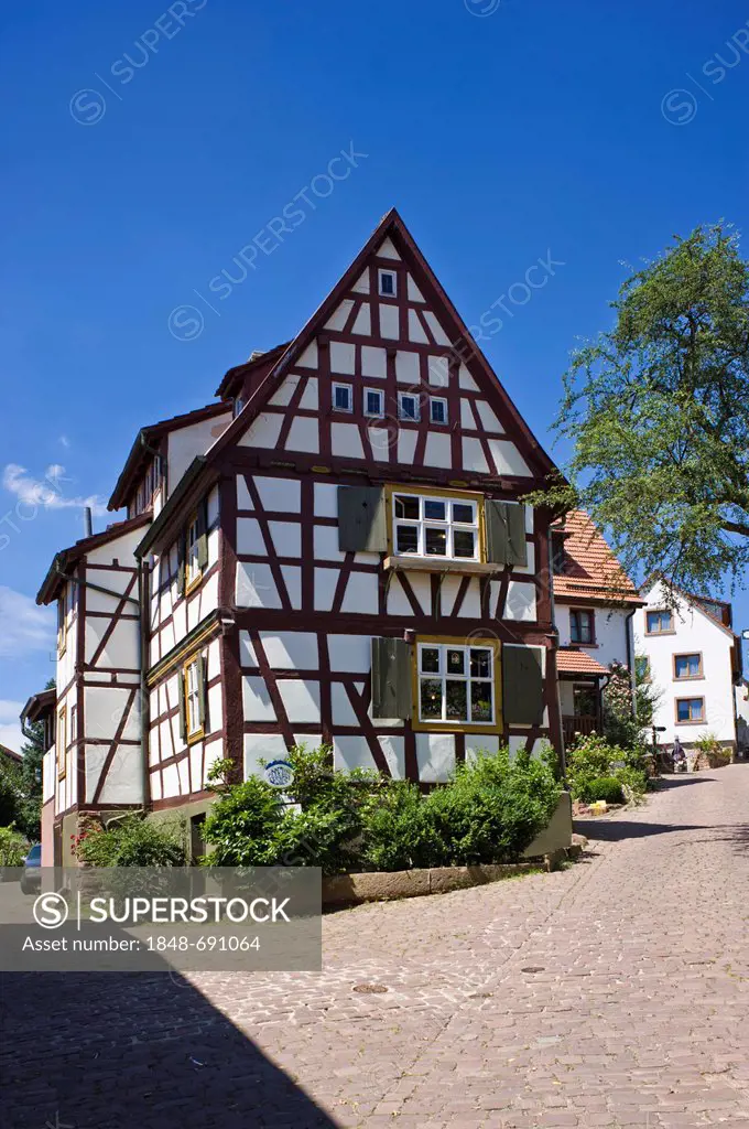 Half-timbered house, Dorfgasse alley, Dilsberg district, Neckargemuend, Naturpark Neckar-Odenwald nature park, Odenwald, Baden-Wuerttemberg, Germany, ...