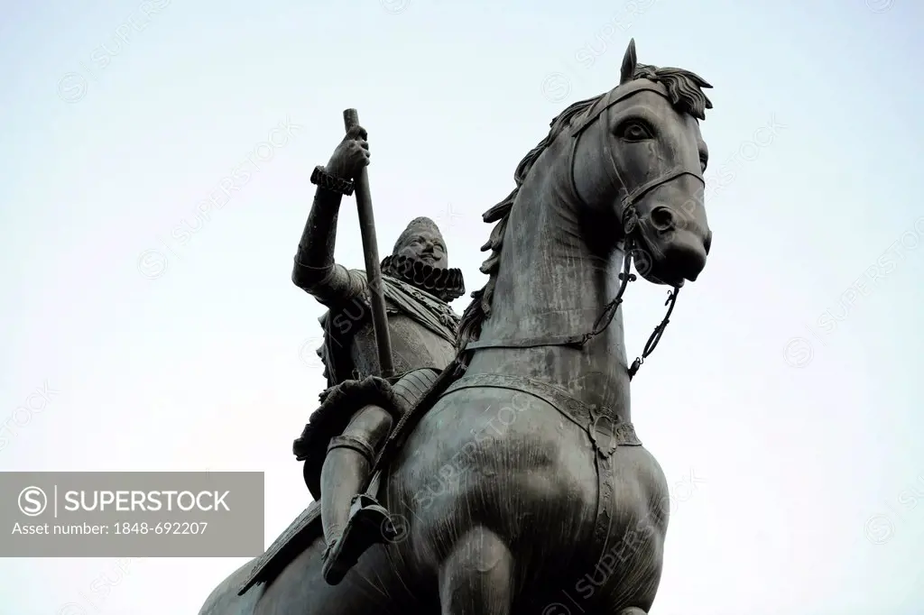 Monument, equestrian statue of Philip III. of Spain made of bronze, Plaza Mayor square, Madrid, Spain, Europe, PublicGround