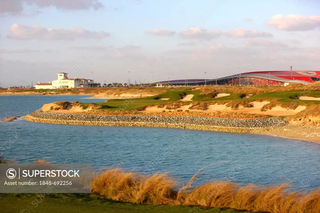 Golf course Yas-Links on Yas Island, a typical 18-hole links course, next to the Formula 1 circuit and Ferrari World, Abu Dhabi, United Arab Emirates,...