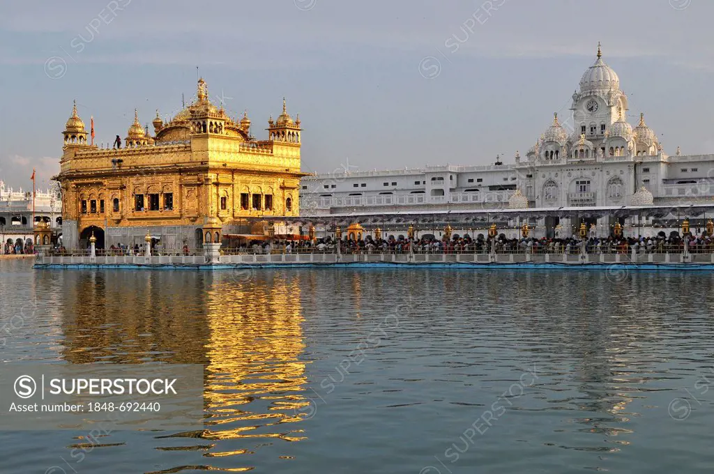 Sikh sanctuary Harmandir Sahib or Golden Temple in the Amrit Sagar, lake of nectar, Amritsar, Punjab, North India, India, Asia