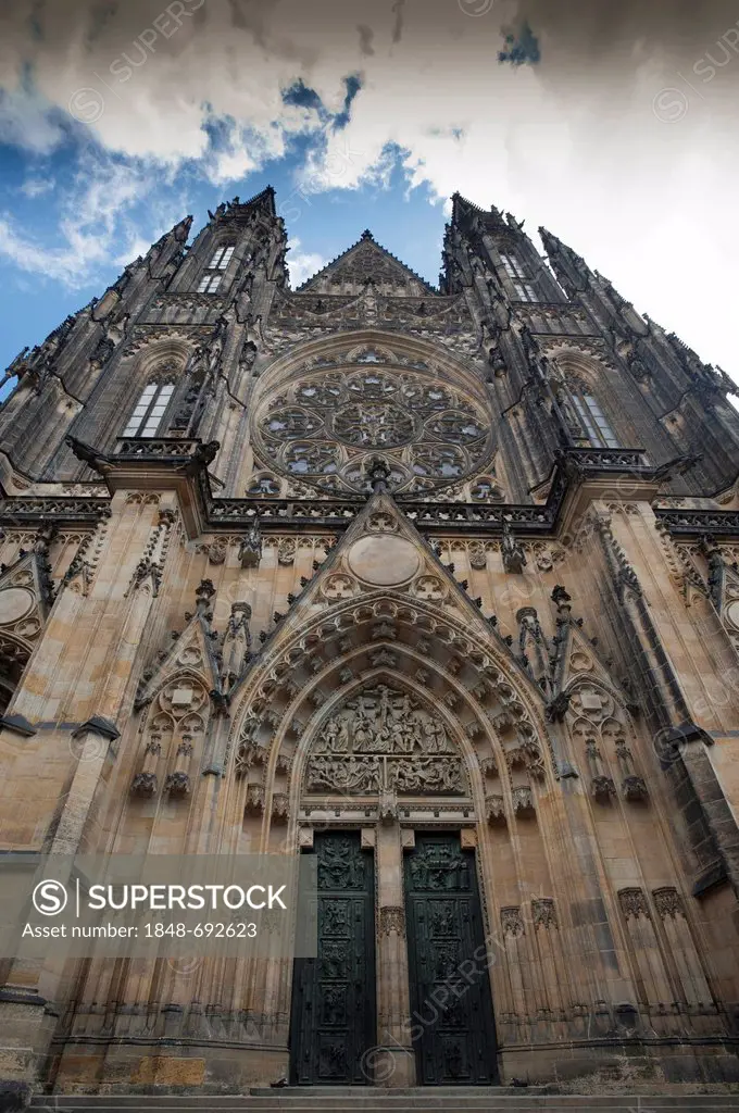 St. Vitus Cathedral, main entrance, Prague, Bohemia, Czech Republic, Europe