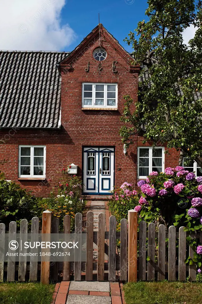 Entrance of a house on the North Frisian island of Amrum, Schleswig-Holstein, Germany, Europe