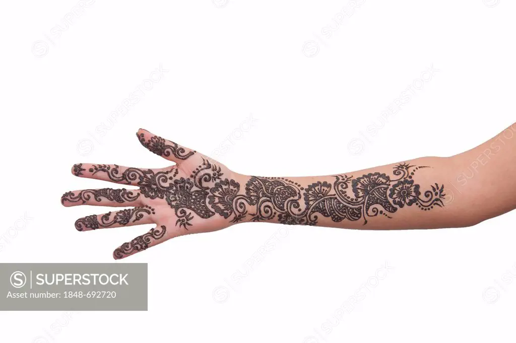 Traditional henna pattern on Indian bride's arm