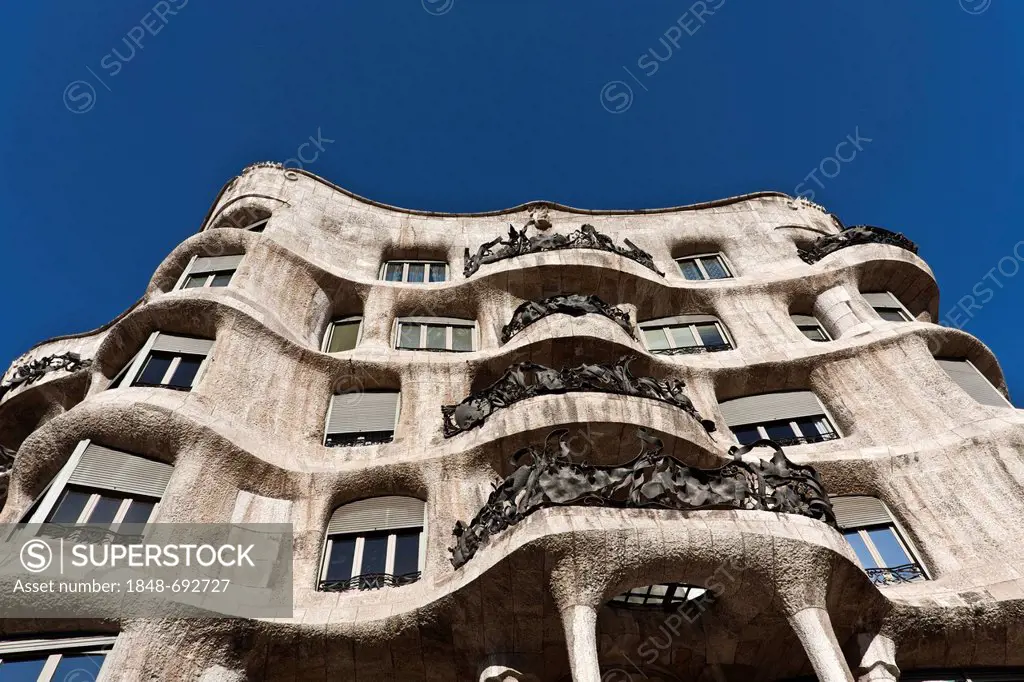 Casa Milà, designed by Antoni Gaudí, 1912, Barcelona, Catalonia, Spain, Europe