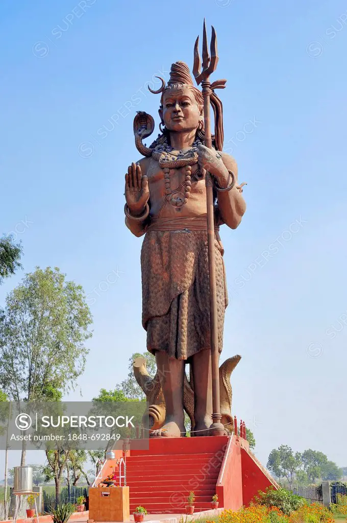 Statue of the Hindu God Shiva or Lord Shiva, near New Delhi, India, Asia