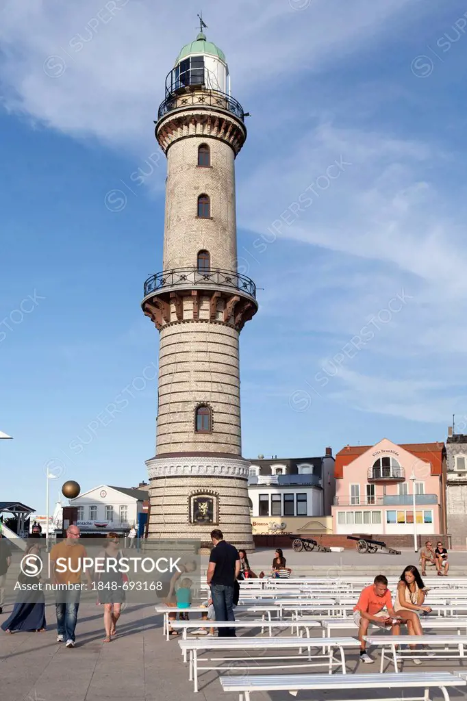 Lighthouse, Warnemuende sea resort, Mecklenburg-Western Pomerania, Germany, Europe