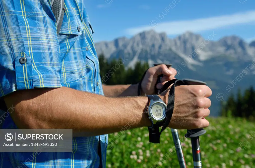 Hiker on Hausberg Mountain, Hartkaiser, view towards the Wilder Kaiser Mountains, Tyrol, Austria, Europe