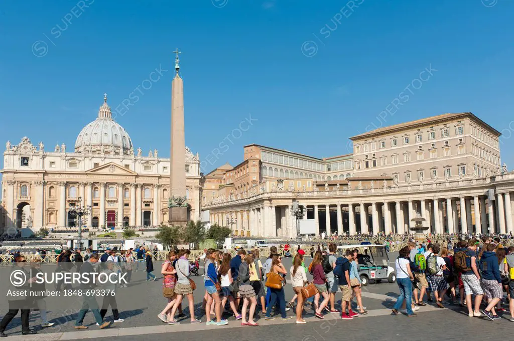 Roman Catholic Church, many visitors waiting in a queue in St. Peter's Square with the Obelisk, St. Peter's Basilica, Basilica di San Pietro in Vatica...