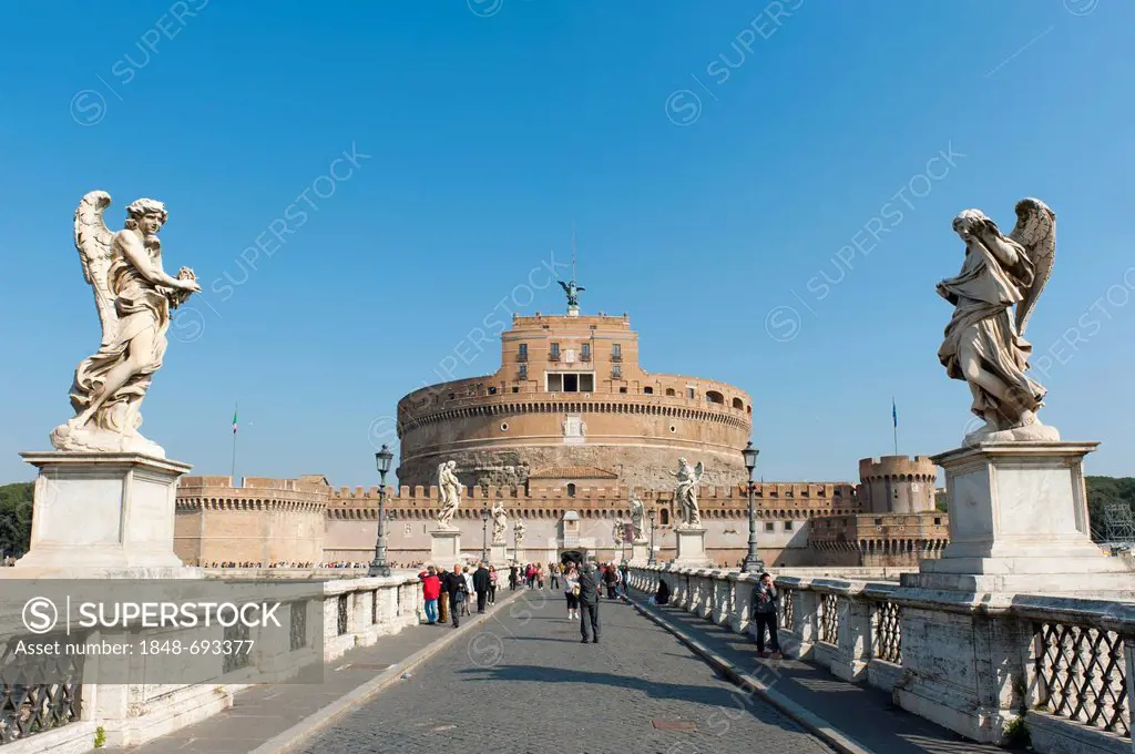 Ponte Sant'Angelo and the Castel Sant'Angelo, Rome, Lazio, Italy, Southern Europe, Europe