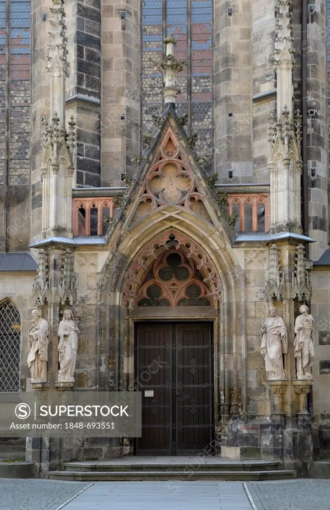 Apostle portal, Thomaskirche church, Leipzig, Saxony, Germany, Europe