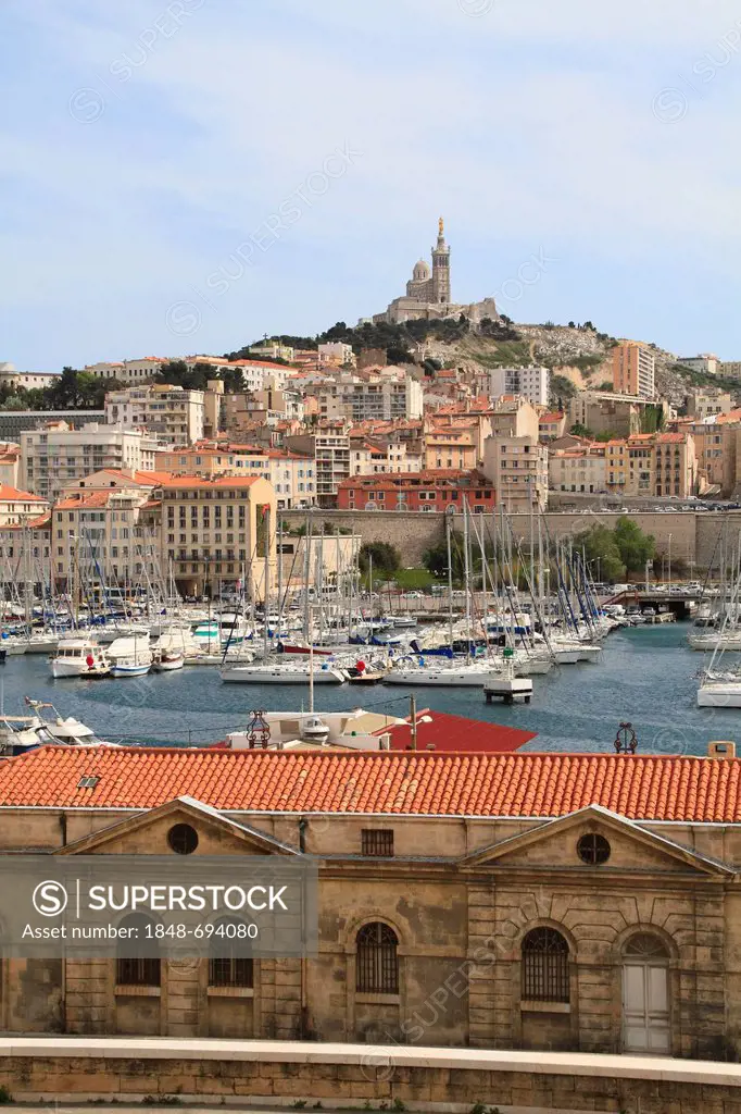 Vieux Port, Old Port, and the church Notre-Dame de la Garde, Marseille, Département Bouches du Rhône, Région Provence Alpes Côte d'Azur, France, Europ...