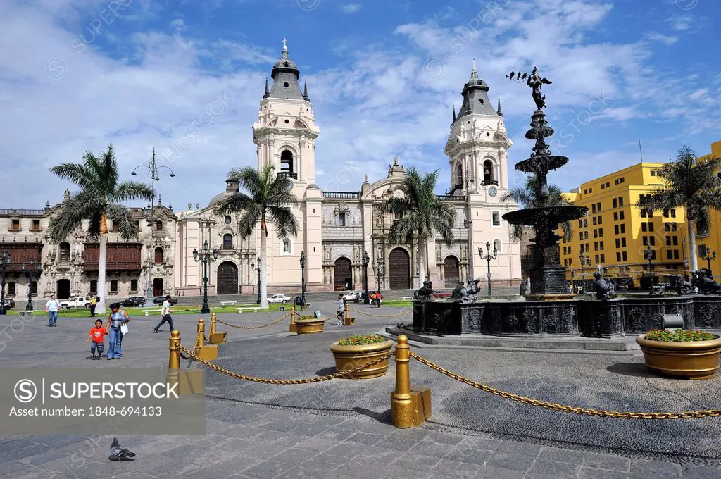 Cathedral on the Plaza Mayor or Plaza de Armas, Lima, UNESCO World Heritage Site, Peru, South America