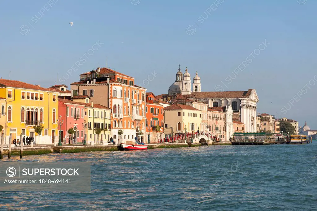 The Dorsoduro district with the waterfront Fondamenta Zattere, Venice, Veneto, Italy, Southern Europe