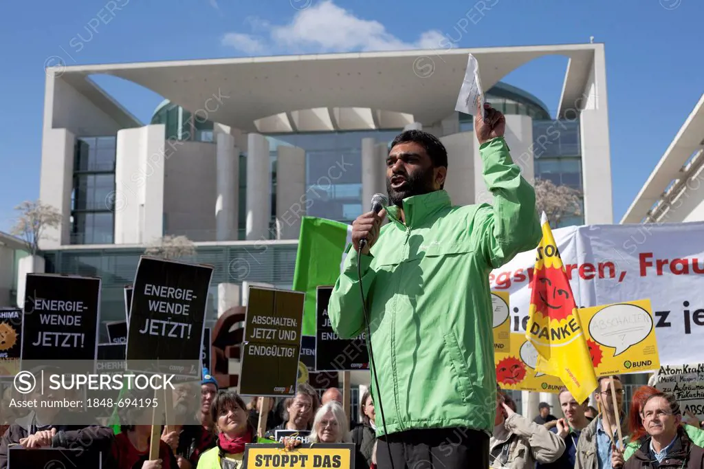 Kumi Naidoo, head of Greenpeace International, at protests against nuclear energy in front of the Federal Chancellery during the energy summit of chan...