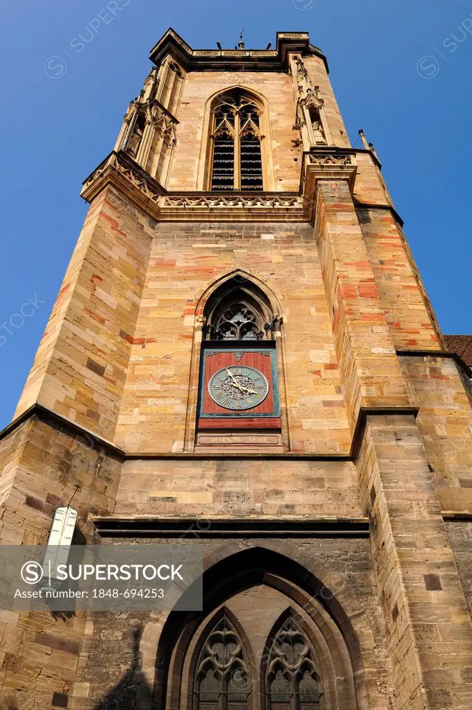 Clock on the tower, Collegiate St Martin's Church Église Saint-Martin, 22 Place de la Cathédrale, Colmar, Alsace, France, Europe