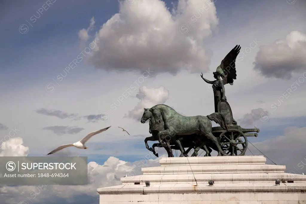 Quadriga with the Goddess of Victory on the Monumento Vittorio Emanuele II monument, Rome, Italy, Europe
