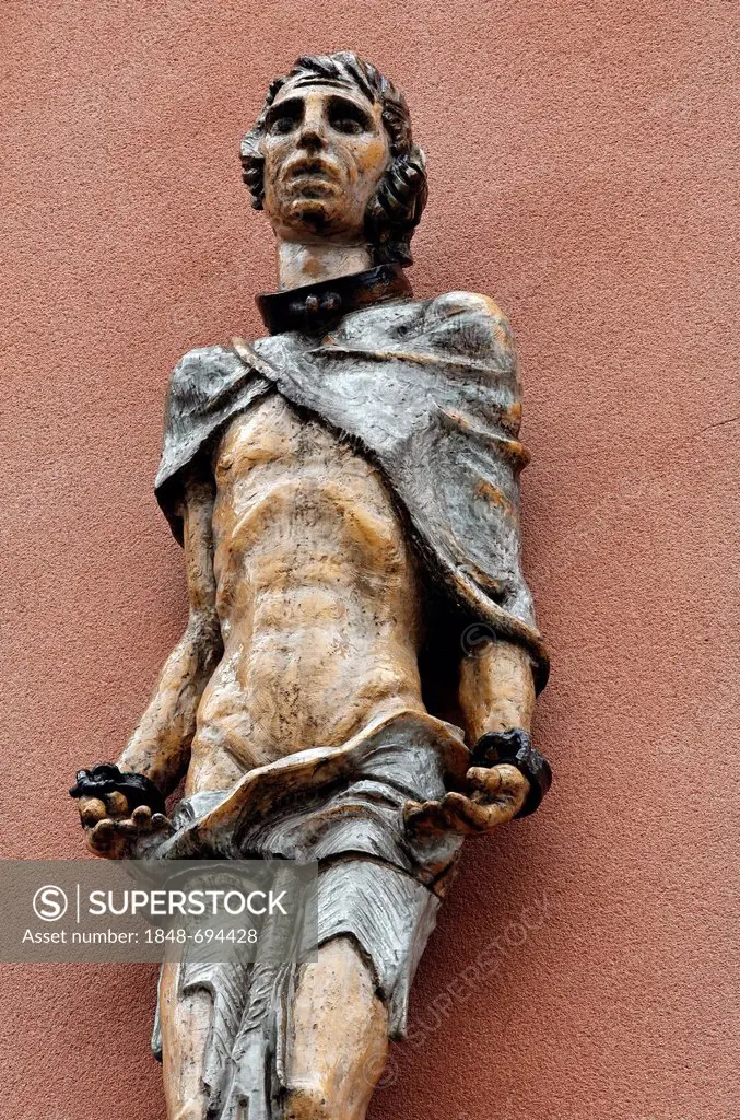 Allegory of liberty, ceramic sculpture at the Karl-Marx-Hof courtyard, Vienna's most famous municipal tenement complex from the interwar period, Doebl...