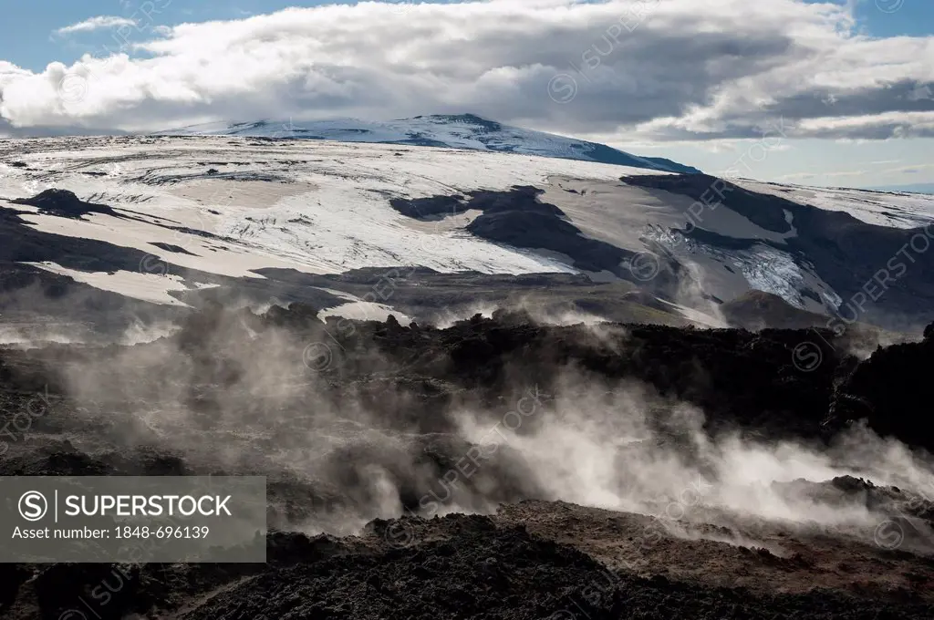 Steaming Goðahraun, Godahraun lava field, solfatars on the Fimmvoerðuháls volcano, hiking trail to the Fimmvoerðuháls, Fimmvoerduhals plateau, Suðurla...