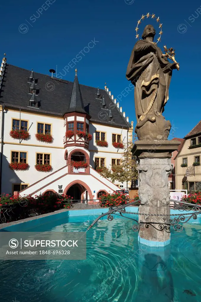 Town hall and fountain in Marktplatz, market square, Volkach, Lower Franconia, Franconia, Germany, Europe