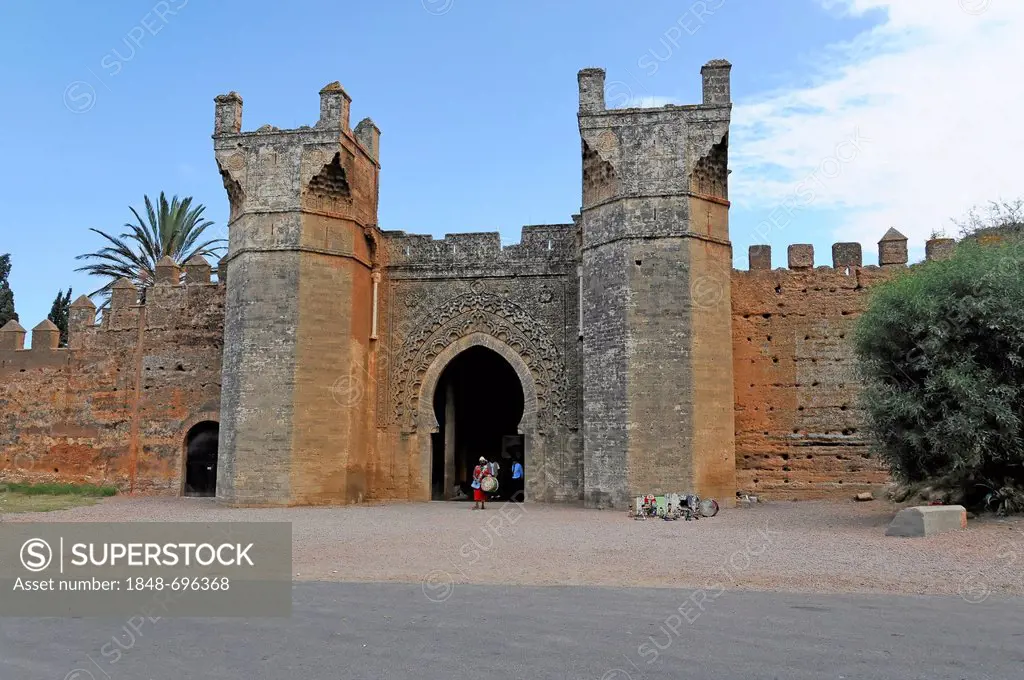 Gate, wall around the Chellah Necropolis, Merinid dynasty, 14th Century, built by Abou el-Hassan, Rabat, Morocco, North Africa, Afria